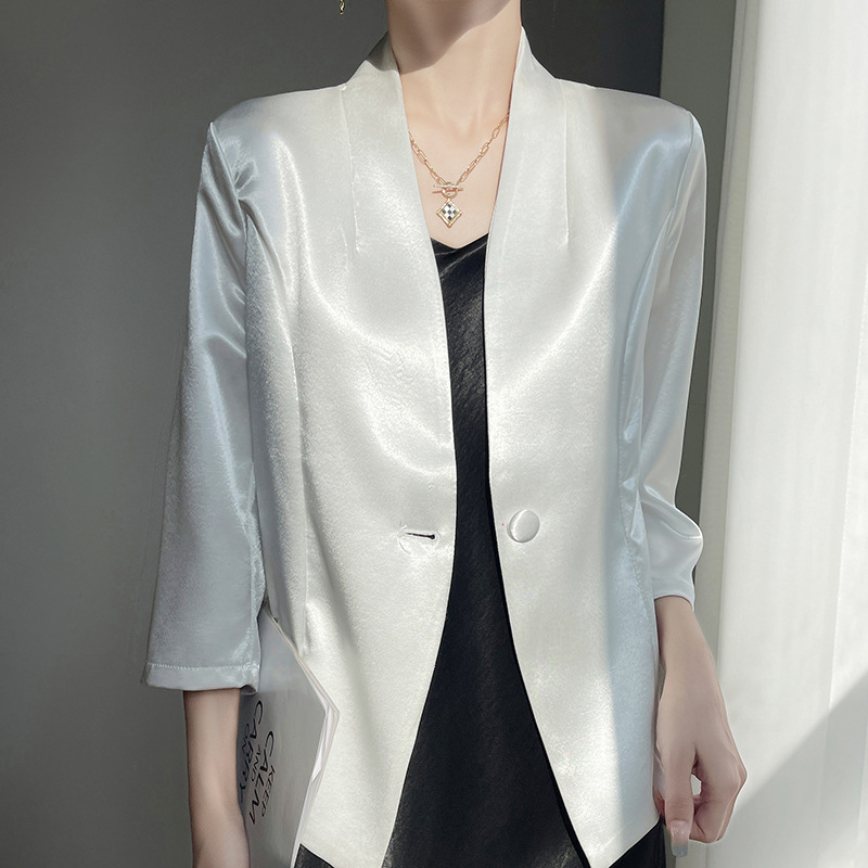 2025 New Summer Three-Quarter Sleeve Satin Suit Women's Accessible Luxury Fashion High-End Jacket Elegant Commuter Top