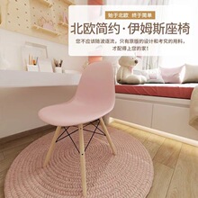 �F�����sС���ͼ������ľ�ư�ɫ��ķ˹ǢՄ�����ӾW������ɳ�l��