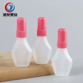 塑料瓶、壶;量筒、量杯;洗瓶