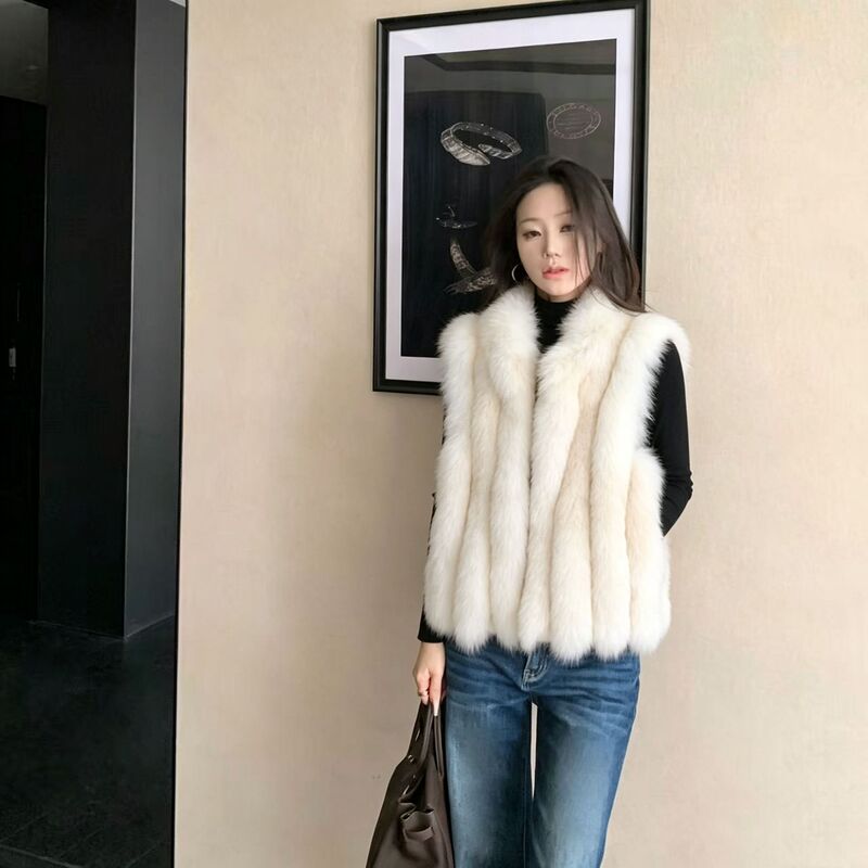 High-end trendy Nordic snowland fox fur vest for women, new short style with stand-up collar, fashionable layered real fur vest High-end trendy Nordic snowland fox fur vest for women, new short style with stand-up collar, fashionable layered real fur vest