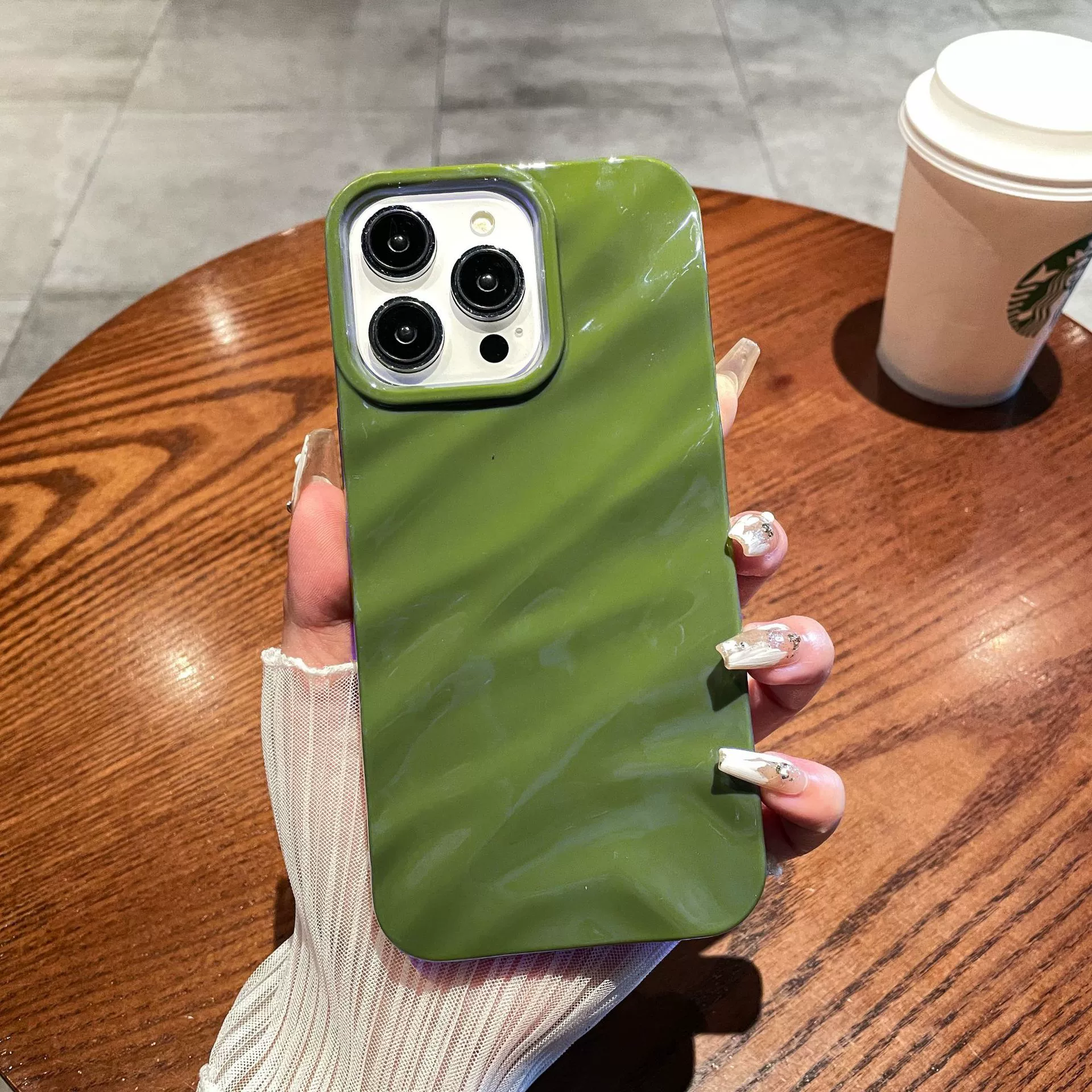 Apple, three dimensional wavy compatible phone case, iPhone 17, glossy protective case, iphone