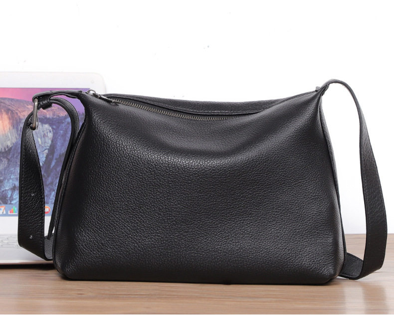 Túi đeo chéo nam da bò mềm dung tích lớn 29×11×17 cm — Màu đen chi tiết 3