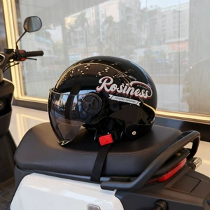 3C certified electric vehicle helmet, simple and stylish, suitable for both men and women, universal for all seasons, autumn and winter helmet