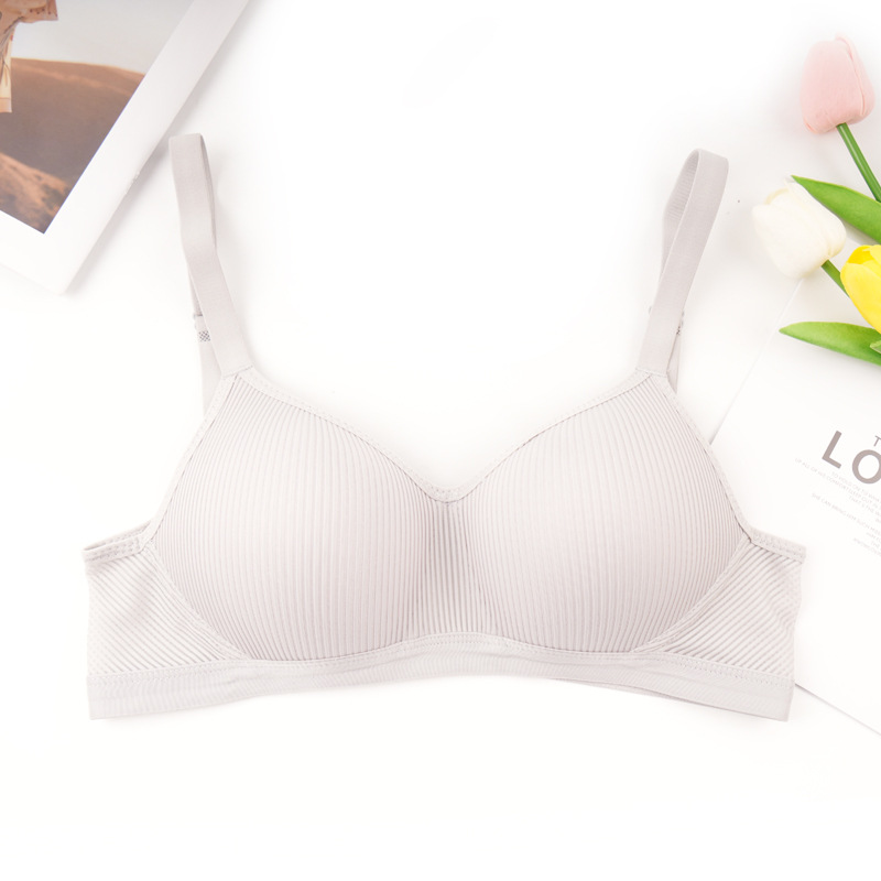 Fábrica de Shantou en stock sin anillo de acero para mujeres sujetadores ligeros delgados transpirables cómodos sin marcas de ropa interior sujetadores