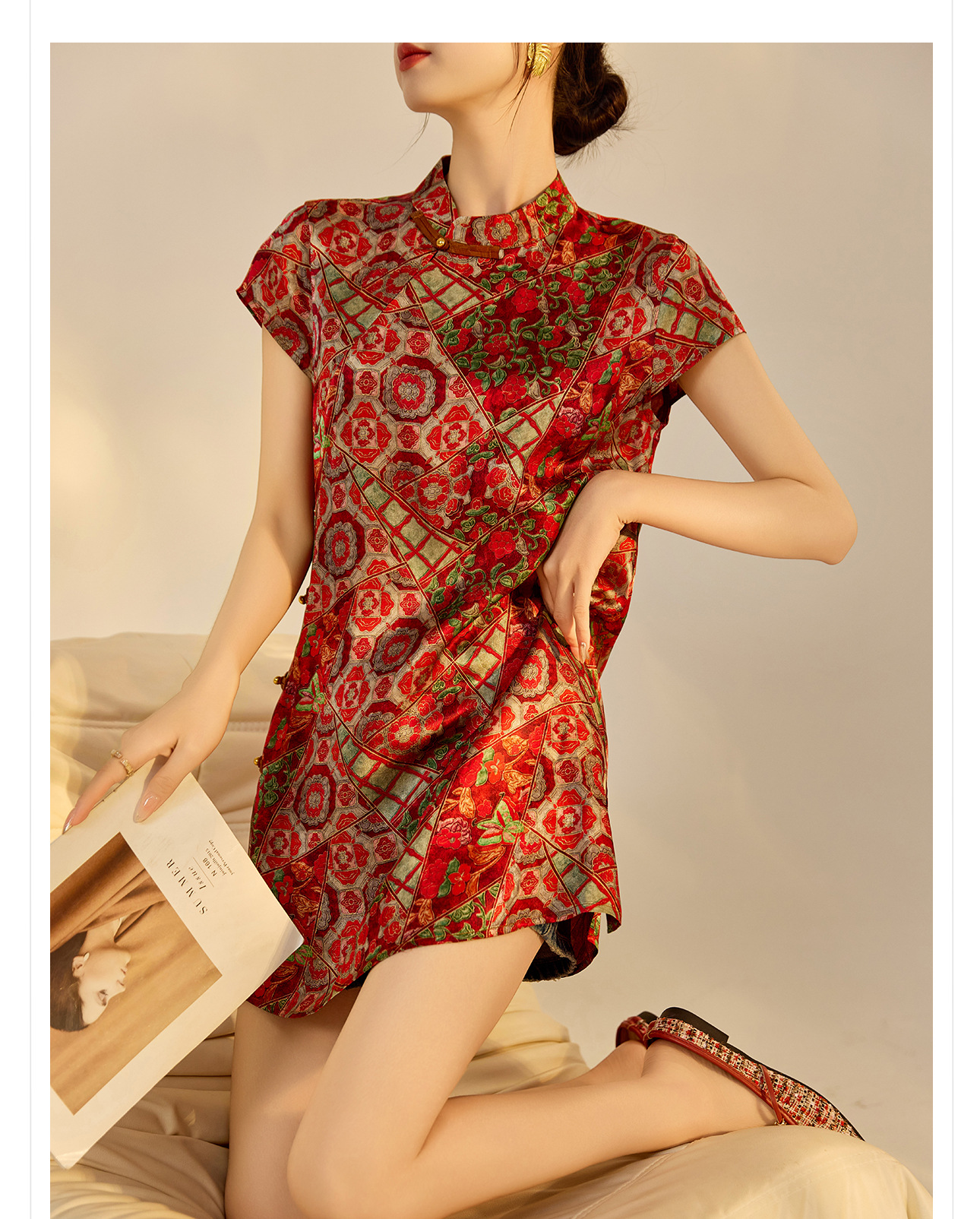 Đầm suông midi chữ A vải rayon thêu hoa cách tân cổ điển Trung Quốc — Màu đỏ san hô, Màu caramel chi tiết 5