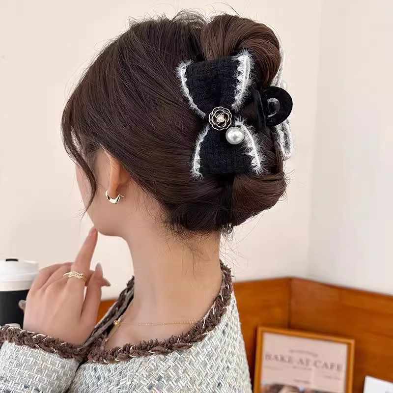 小香風蝶結びヘアクリップ女性秋冬後頭部ヘアクリップぬいぐるみサメクリップレトロ気質髪飾り|undefined