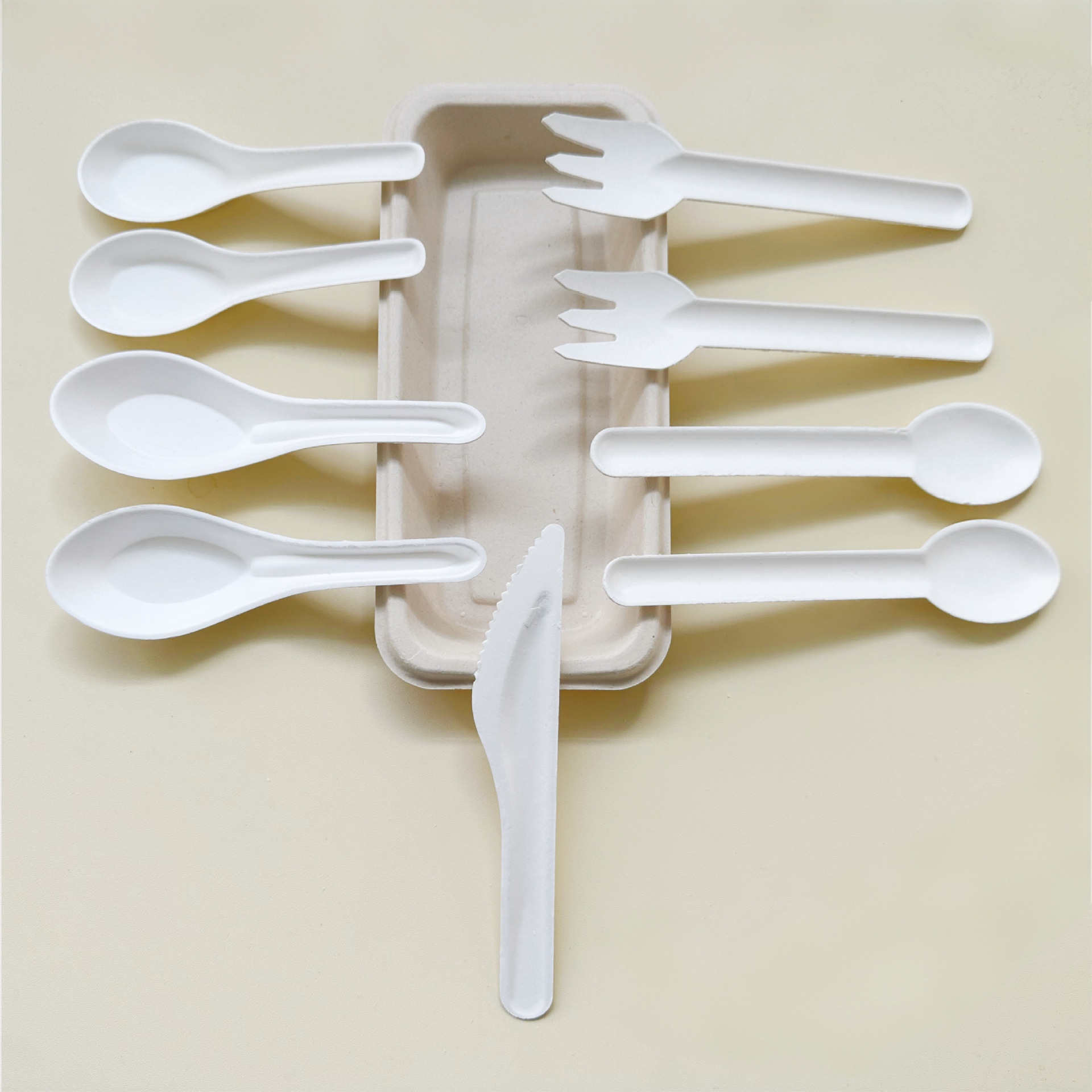 Preferir un solo uso de mango largo de té de leche cucharas cuchillo de comida occidental cuchillo de tenedor cucharas cubiertos al por mayor cucharas de goteo de agua cucharas de cucharas