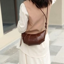 ��ƤŮ���߶���ţƤ�n��С���OӋб����ϰ�ͨ�چμ�����ţ�ǰ�