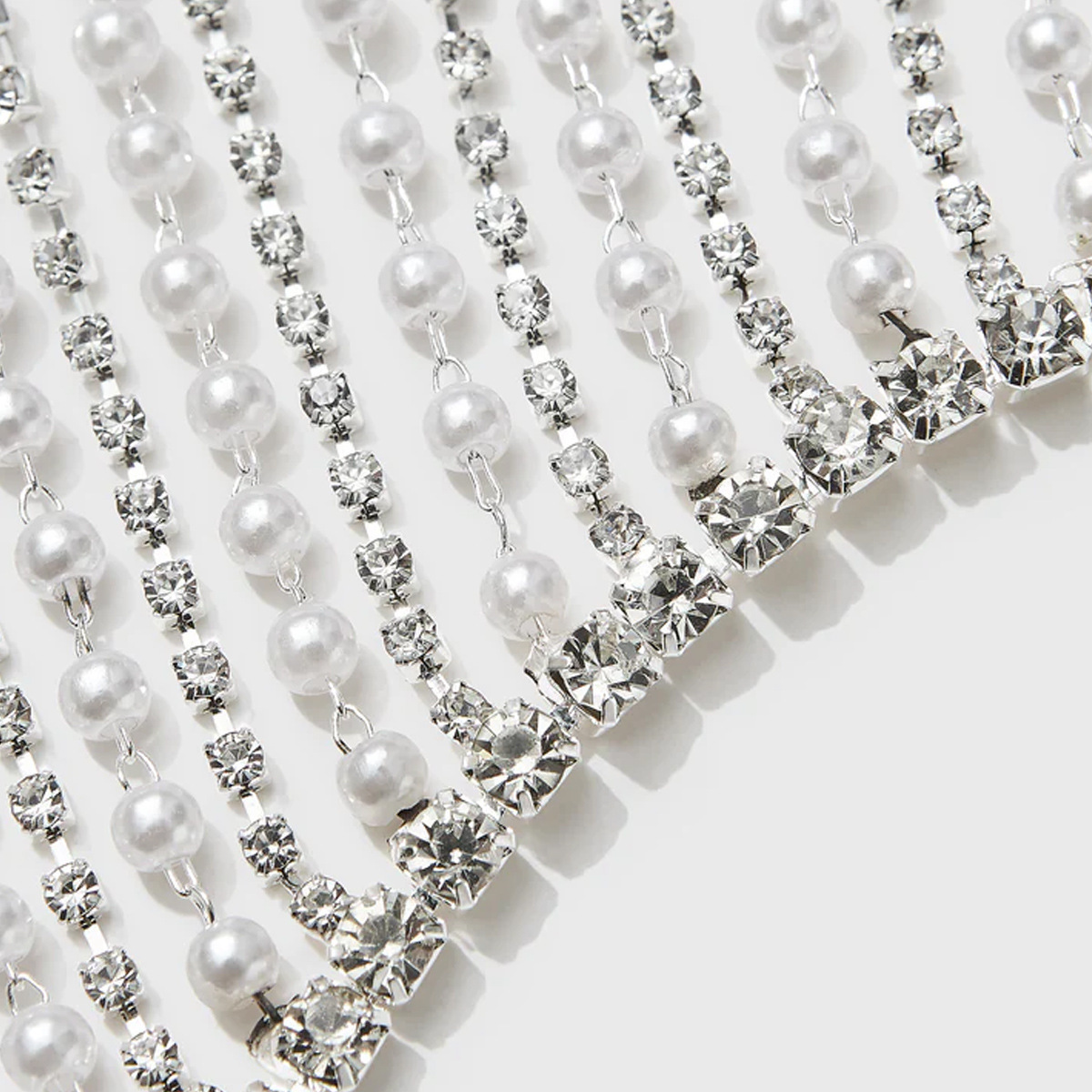 Europa y los Estados Unidos nuevas máscaras de perlas con bordillos temperamento máscara de diamante completo accesorios de espectáculo de banquete máscara femenina