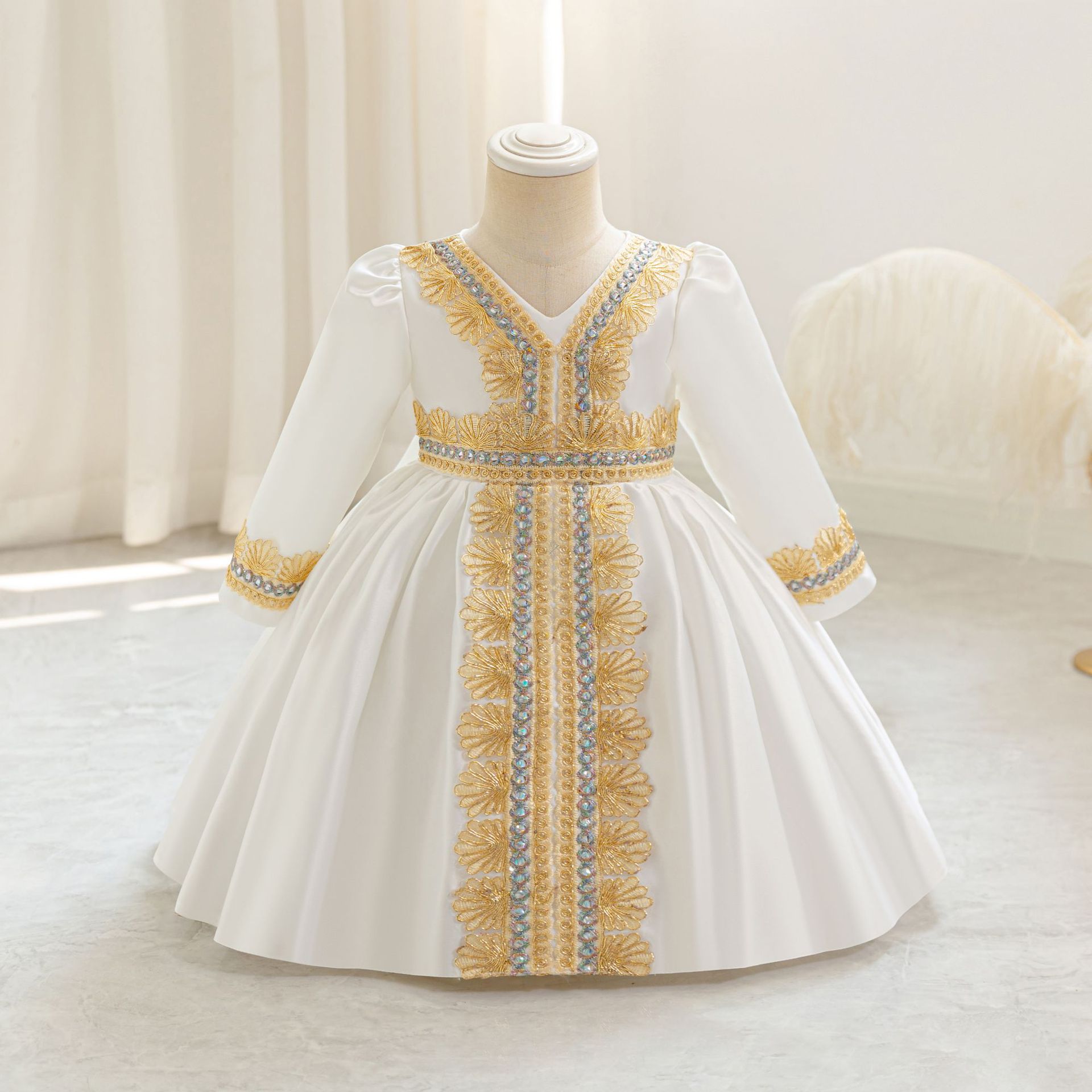 Europa y América comercio exterior vestido de niña vestido de princesa vestido de banquete vestido de noche de mangas largas vestido vestido de impresión floral vestido de espectáculo