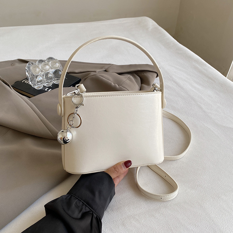 New 2024 niche fragrance style single shoulder crossbody bag, fashionable and versatile Korean version small bag_voghion.com