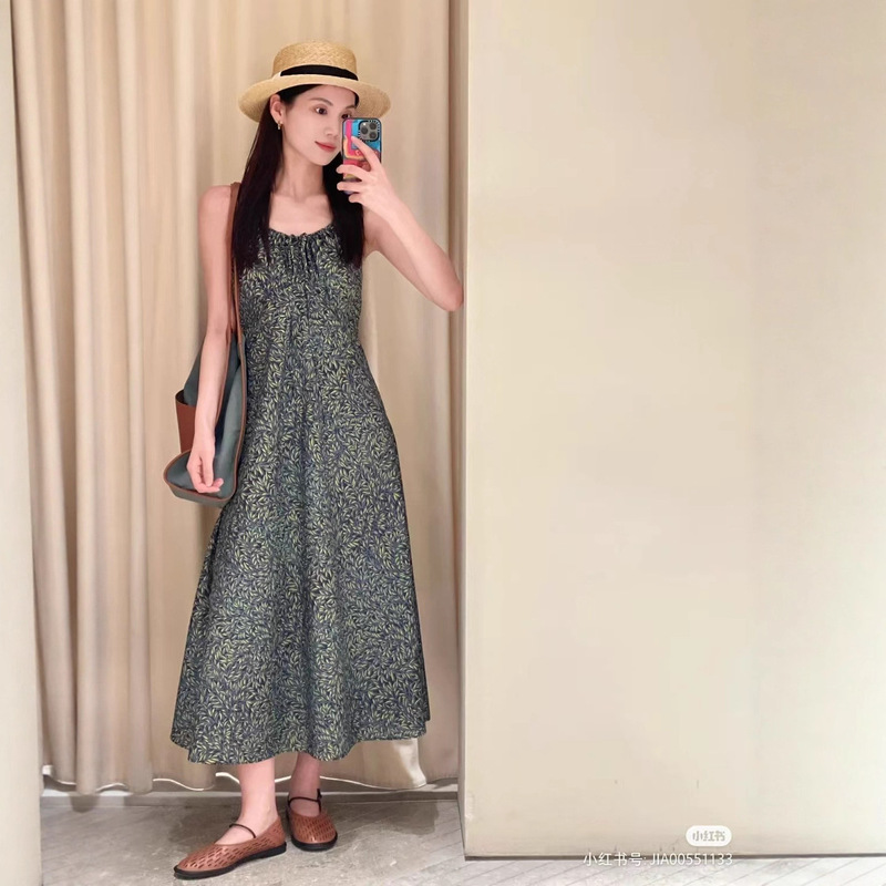The New Ic2025 Strapless Dress Has a Print Pattern That Is Very Holiday-Like The New Ic2025 Strapless Dress Has a Print Pattern That Is Very Holiday-Like