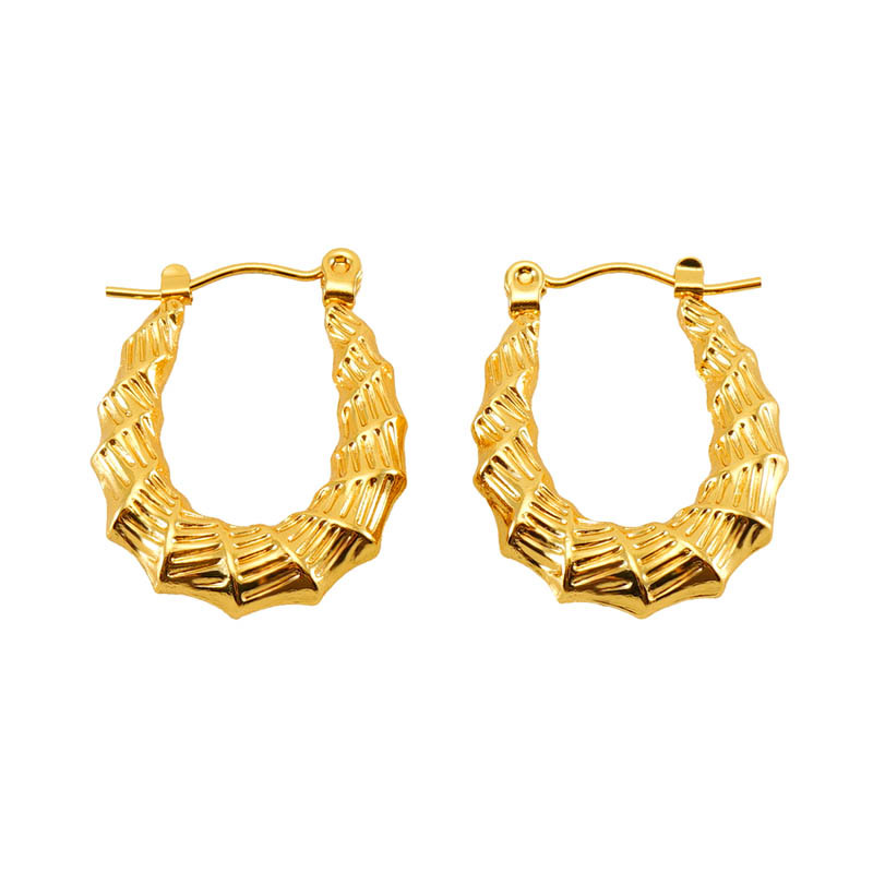 Estilo retro europeo y americano de acero inoxidable con textura de bambú pendientes mujer 18K oro titanio acero en forma de U hebilla pendientes al por mayor
