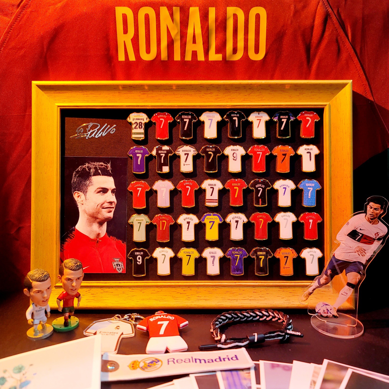 Messi Ronaldo camiseta insignia marco de madera sólida recuerdos de fútbol hechos a mano alrededor del cumpleaños del novio Regalo del festival de Qixi image 31