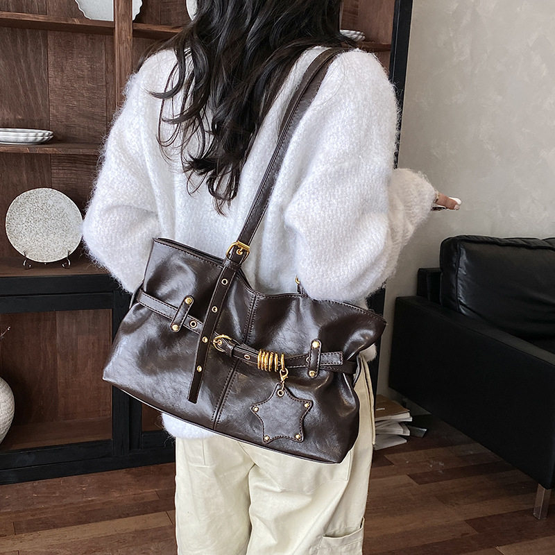 Túi xách tay nữ tote cỡ lớn chất liệu PU khóa cài nắp, đeo vai hai quai — Rượu vang đỏ, màu cà phê, xanh lá cây, đen chi tiết 24