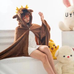四季通用男女兼用原神キャラクター風エアコンブランケット、フランネル素材の怠け者向け昼寝ブランケット、カイア風ケープ
