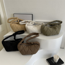 ������Ů2023�¿��n��С���OӋ�μ�б�����q��������������Ӱ�