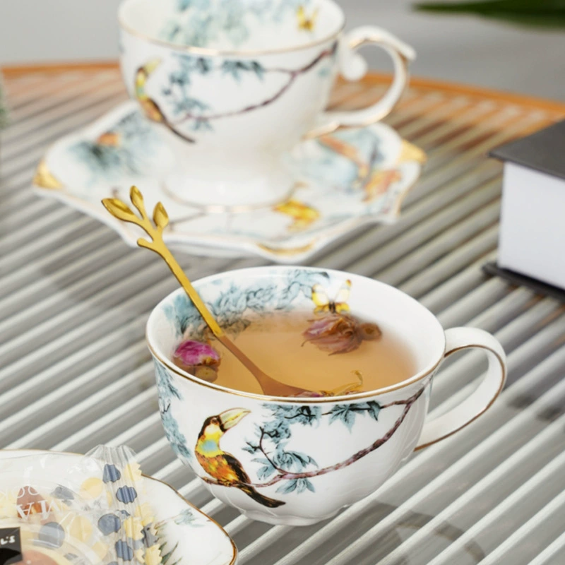 Капучино кофе? (Original: Coffee sophisticated afternoon tea, set, European style)