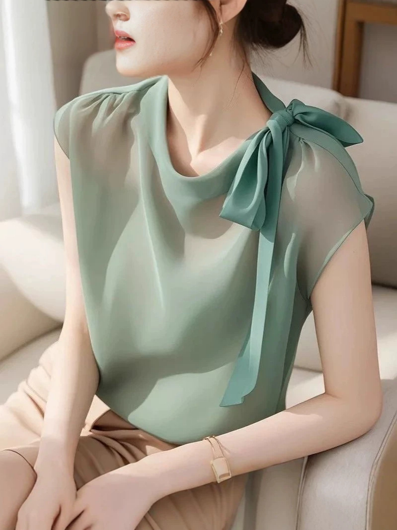 Áo sơ mi lụa nữ tay ngắn cổ nơ bướm kiểu Pháp — xanh lá cây