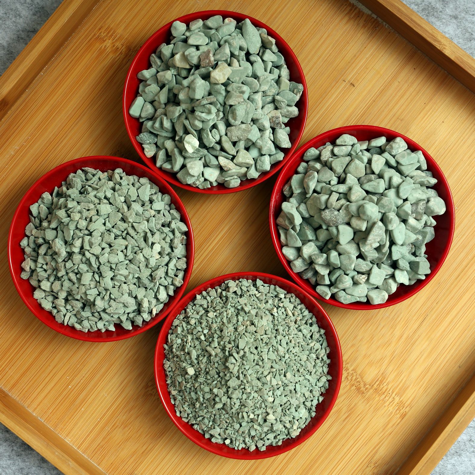 水处理沸石滤料 吸附氨氮沸石 植物营养土绿沸石 新泰净水材料