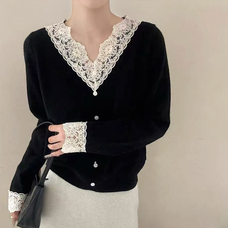 Single-Breasted V-Neck Lace-Trimmed Top for Women, 2026 Spring Slim-Fit Elegant Knit Sweater, Ins-Style Base Layer Single-Breasted V-Neck Lace-Trimmed Top for Women, 2026 Spring Slim-Fit Elegant Knit Sweater, Ins-Style Base Layer