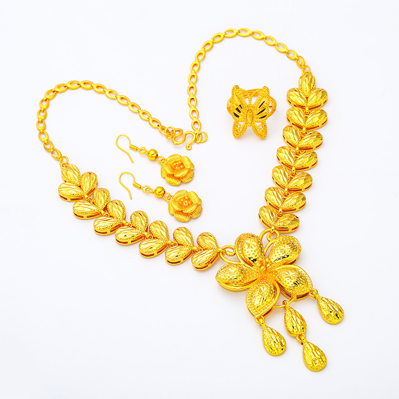 Las mujeres de oro pétalo collar Boda boda estilo étnico collar de imitación de oro Latón chapado en oro collar de oro al por mayor