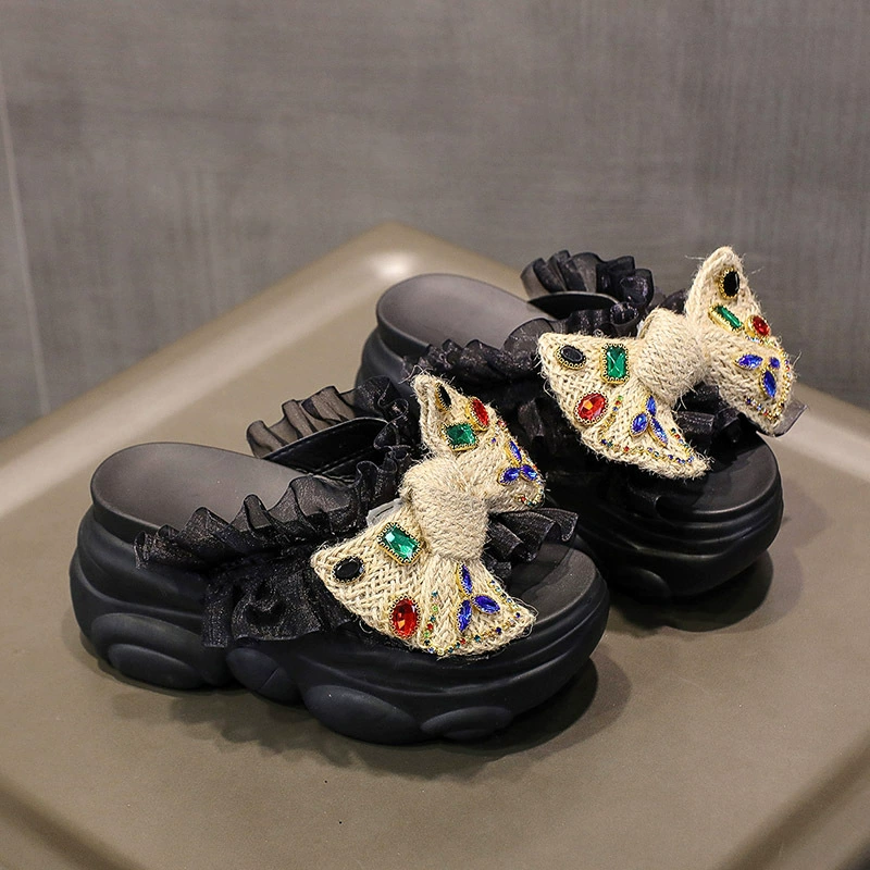 Женские тапочки на толстой подошве с бантом для летней верхней одежды, модные новые интернет-знаменитости 2020 года, супер популярные сандалии на платформе со стразами, внутренние сандалии с увеличением высоты