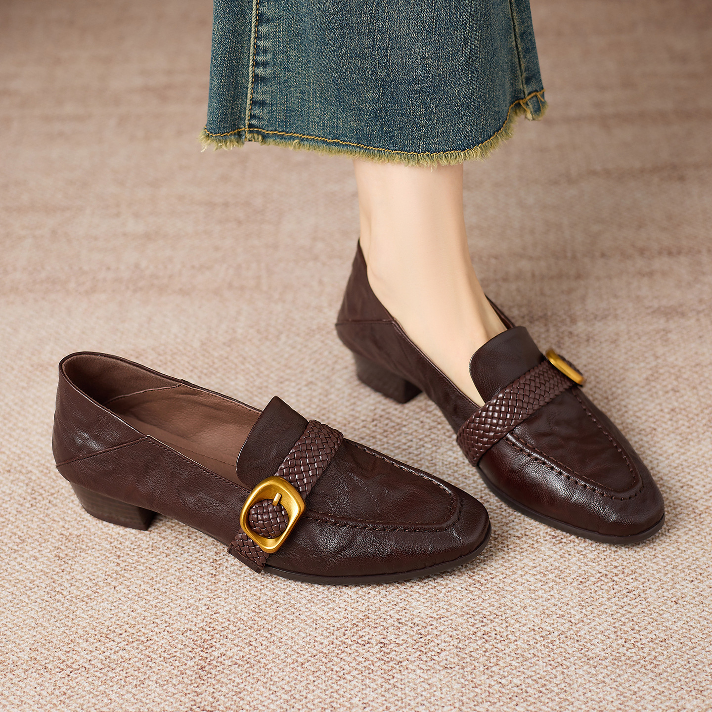 Giày lười nữ mũi vuông da cừu gót thô phong cách vintage khóa dệt — màu nâu