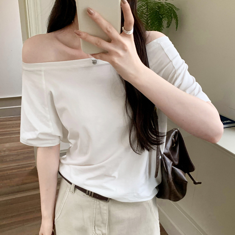 スターの同じタイプの斜め肩の半袖の女性の肩のtシャツの夏の純粋な欲のギャルのゆったりしている黒色の1字の肩の上着