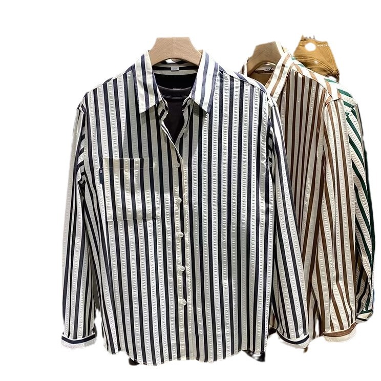 2024 Camisa de manga larga a rayas verticales casual de negocios para hombres Camisa de pulgadas de primavera y otoño para hombres Chaqueta de camisa delgada de lujo ligero