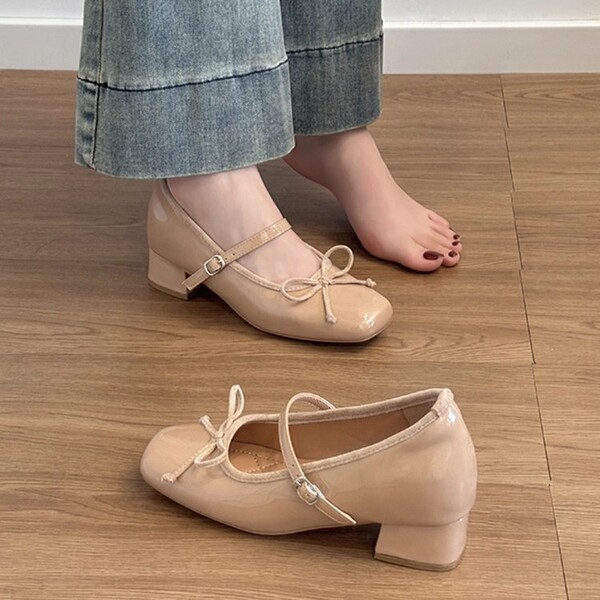 Retro Mary Jane shoes made of sheepskin leather with hidden heel…