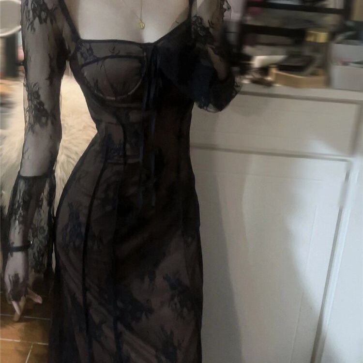 Square-Waisted Dress with a Stylish Look, Lace Temperament, Slim Collar, Long Cuffs, French Retro Style