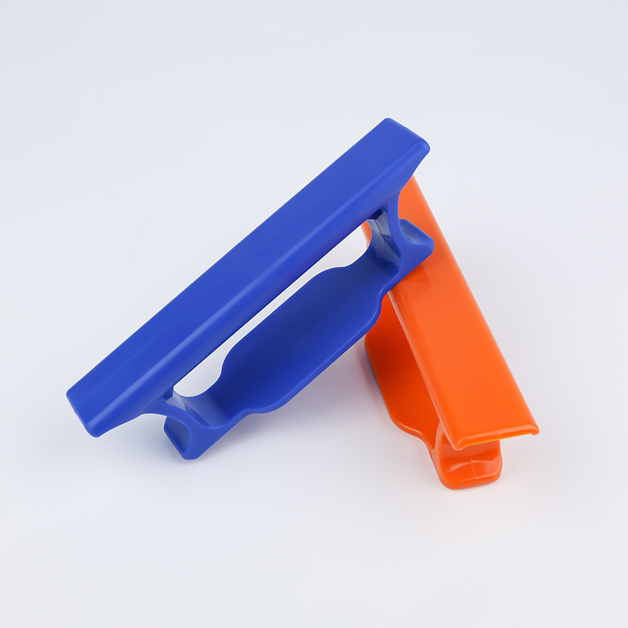 Fábrica de fuente al por mayor 5 galones de mango lateral de agua mineral mango lateral de barril de plástico ABS mango lateral nuevo material de producción