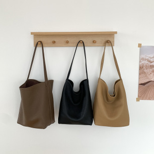 ������֦�yţƤˮͰ���n��С���������μ���߼���ͨ����Ƥ����Ů