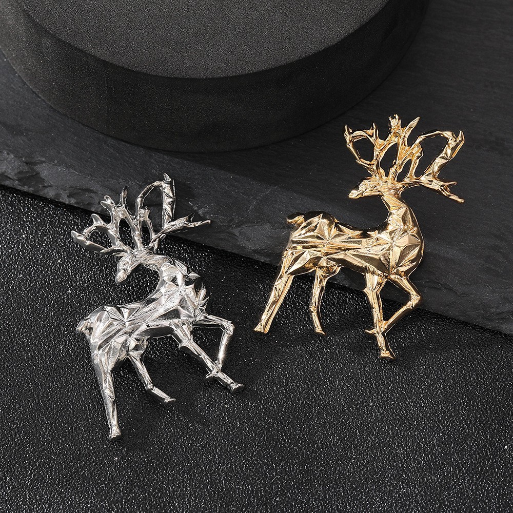 Broche para hombre diseño ciervo de navidad en oro 3d_voghion.com