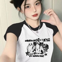 アメリカのレトロなギャルの肩の袖を挿して色のプリントのtシャツの女性の2024新型の夏の短いタイプの正肩の丸首の上着にぶつかります。