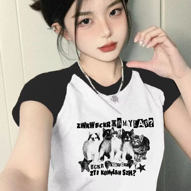 アメリカのレトロなギャルの肩の袖を挿して色のプリントのtシャツの女性の2024新型の夏の短いタイプの正肩の丸首の上着にぶつかります。|undefined