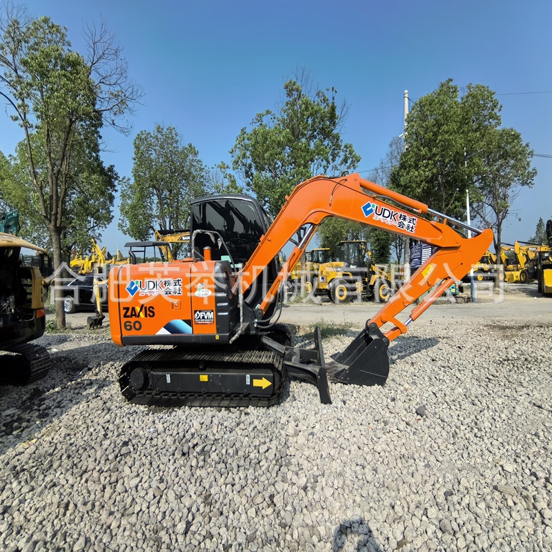 Comercio exterior directo noventa por ciento nueva excavadora Hitachi ZX60 pequeña excavadora de orugas de 7 toneladas Hitachi ZX70 usada image 5