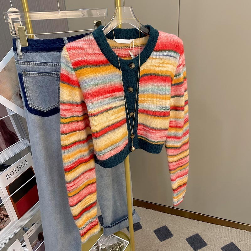 初秋の女性用ストライプセーター、虹色、年齢軽減、小香風、卸売ショートセーターカーディガンジャケット|undefined