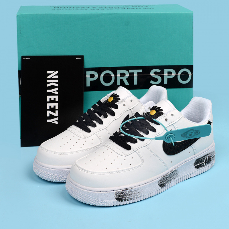 Primavera y verano nuevo estilo Air Force No. 1 hombres y mujeres blanco puro AF1 zapatos blancos bajos Naikofan deportivos y zapatos de ocio Putian