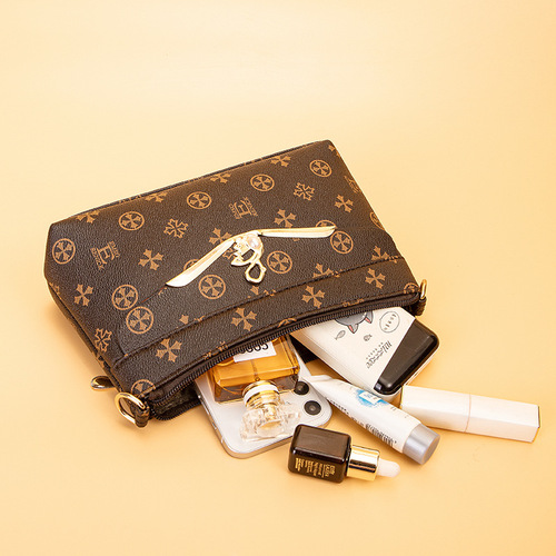 Mid-aged mother crossbody bag trendy new lady phone bag versatile elderly buy menu shoulder soft leather small bag