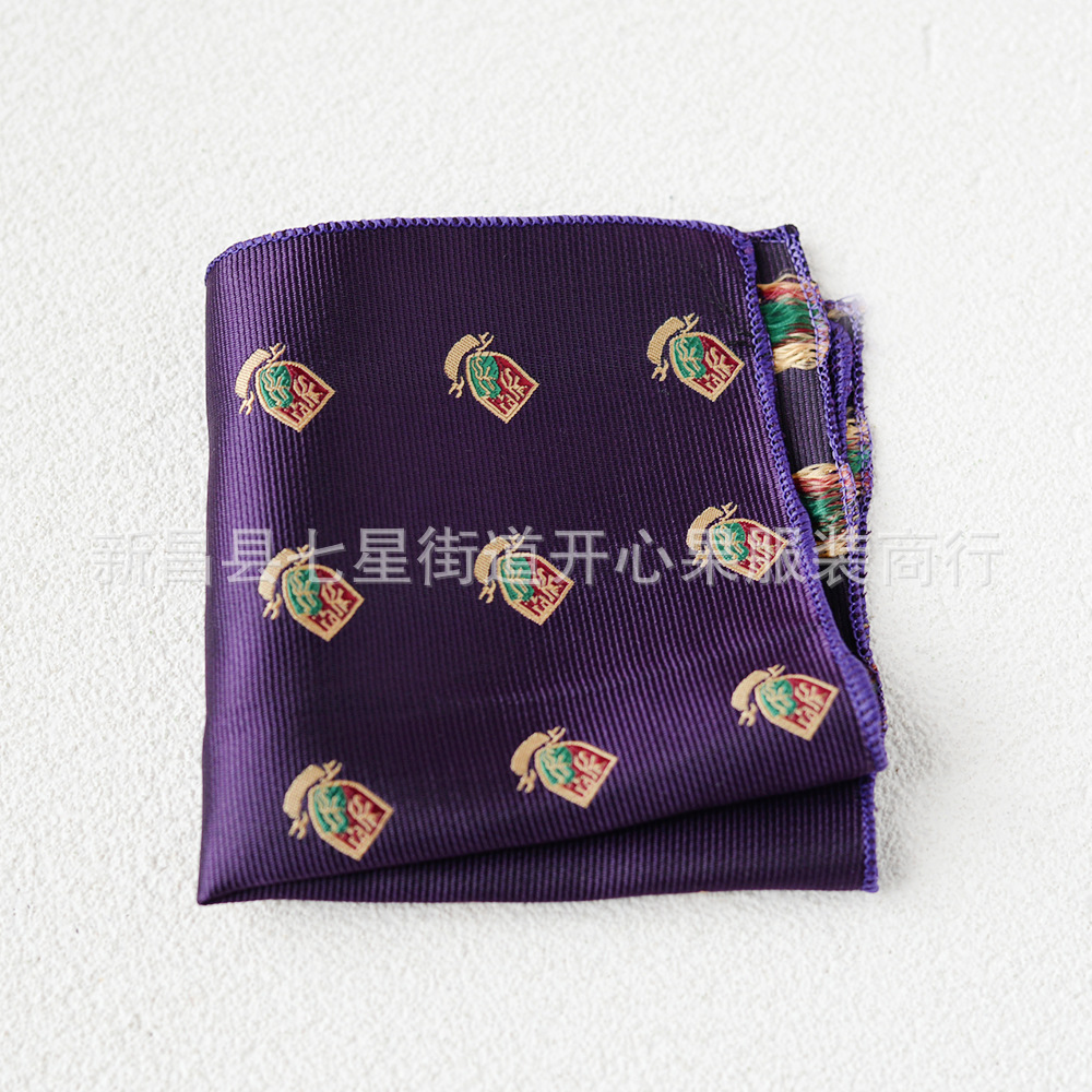 Traje de hombre pequeña bufanda cuadrada fábrica al por mayor moda poliéster accesorios de moda Vintage bordado patrón Toalla de bolsillo ropa de hombre