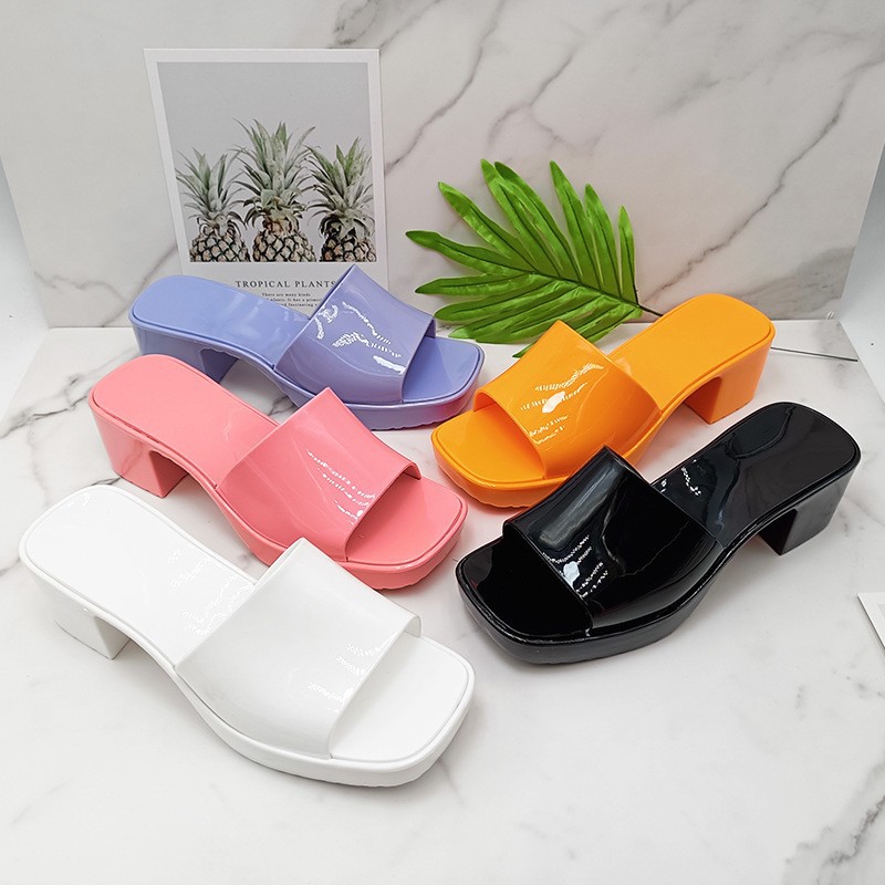fashionable women's autumn mules