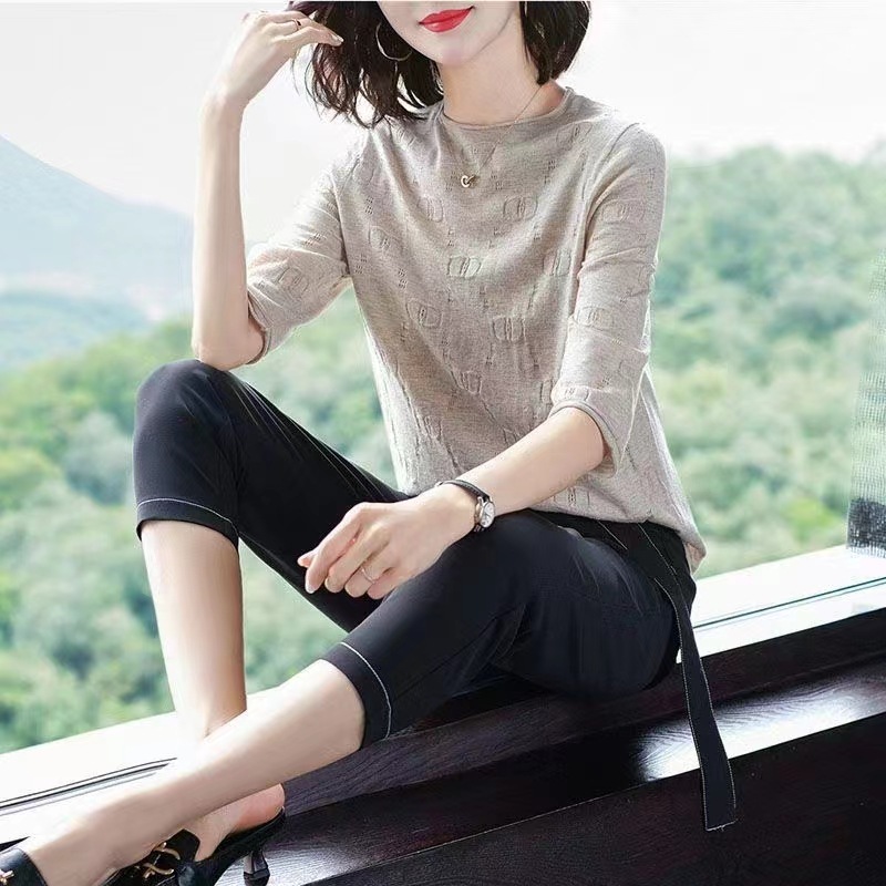 소스 제조업체 맞춤형 7 점 슬리브 최고 여성 미드 슬리브 웨스턴 스타일 작은 셔츠 니트 베이스 셔츠 봄과 가을 내부 스웨터