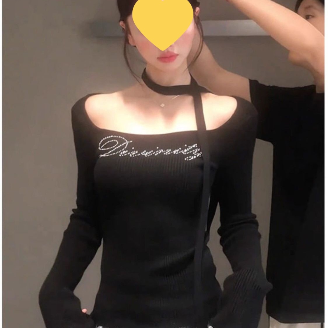 美式辣妹字母烫钻方领长袖T恤女秋冬设计感修身显瘦飘带打底上衣