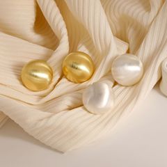 925銀針復古香港風イヤリングデザイナーの金伸糸球冷淡風ピアス流行個性高級感