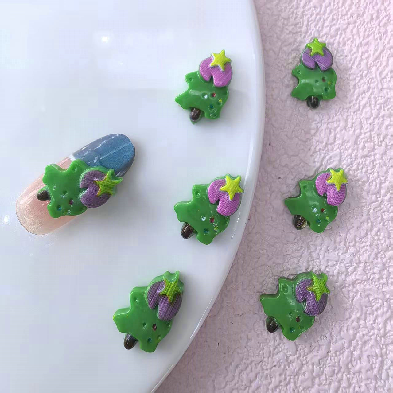 圣诞用品圣诞树圣诞甜甜圈圣诞节袜子美甲饰品批发美国欧洲韩国澳