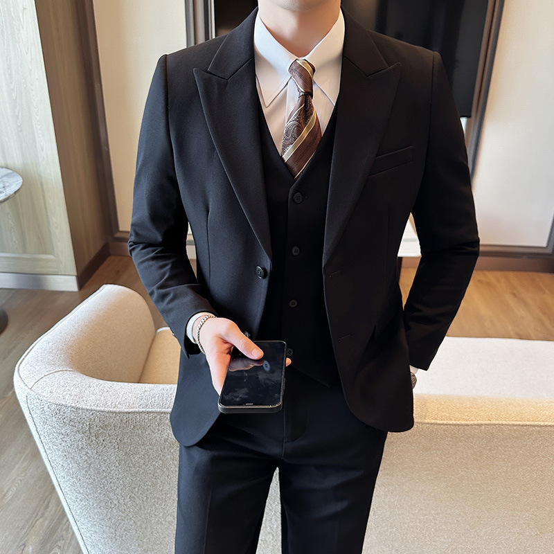 High-Quality Men's Suit Wool Blend Three-Piece Anti-Wrinkle Fashionable Single-Breasted Two-Button Groom's Suit High-Quality Men's Suit Wool Blend Three-Piece Anti-Wrinkle Fashionable Single-Breasted Two-Button Groom's Suit