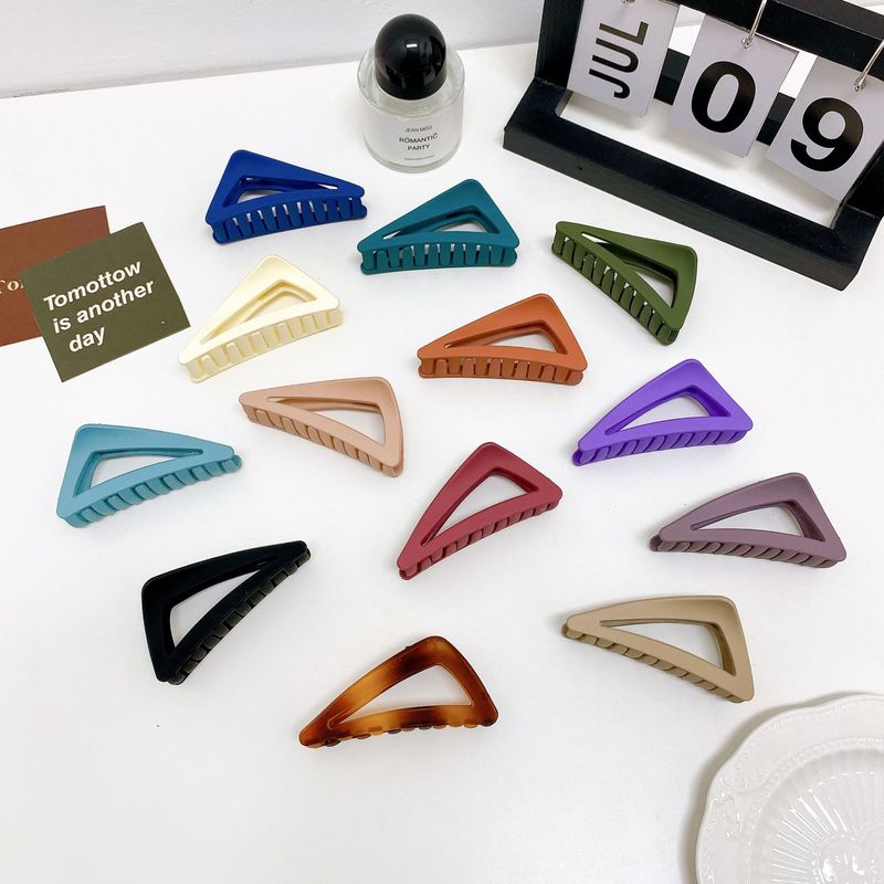 Aitong South Korea Hair Accessories Ins Simple Triangle Hairpin Frosted Elegant Grab Clip Back Hair Shark Paw Aitong South Korea Hair Accessories Ins Simple Triangle Hairpin Frosted Elegant Grab Clip Back Hair Shark Paw