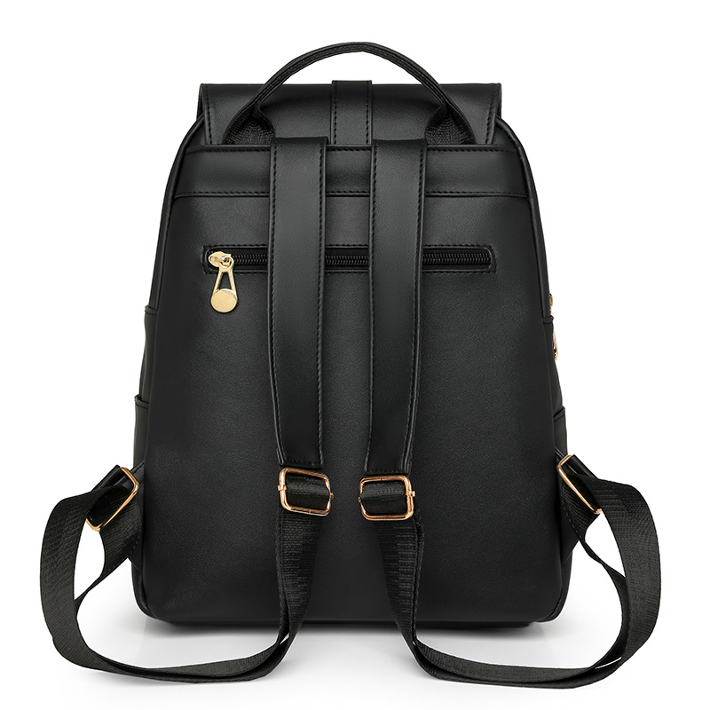 Transfronterizo 2025 nueva mochila de cuero suave para mujer casual moda salvaje mochila de viaje al aire libre de gran capacidad al por mayor